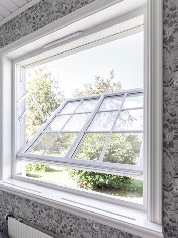 Outline vridfönster med spröjs