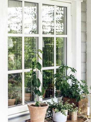 Vridfönster i trä från Outline